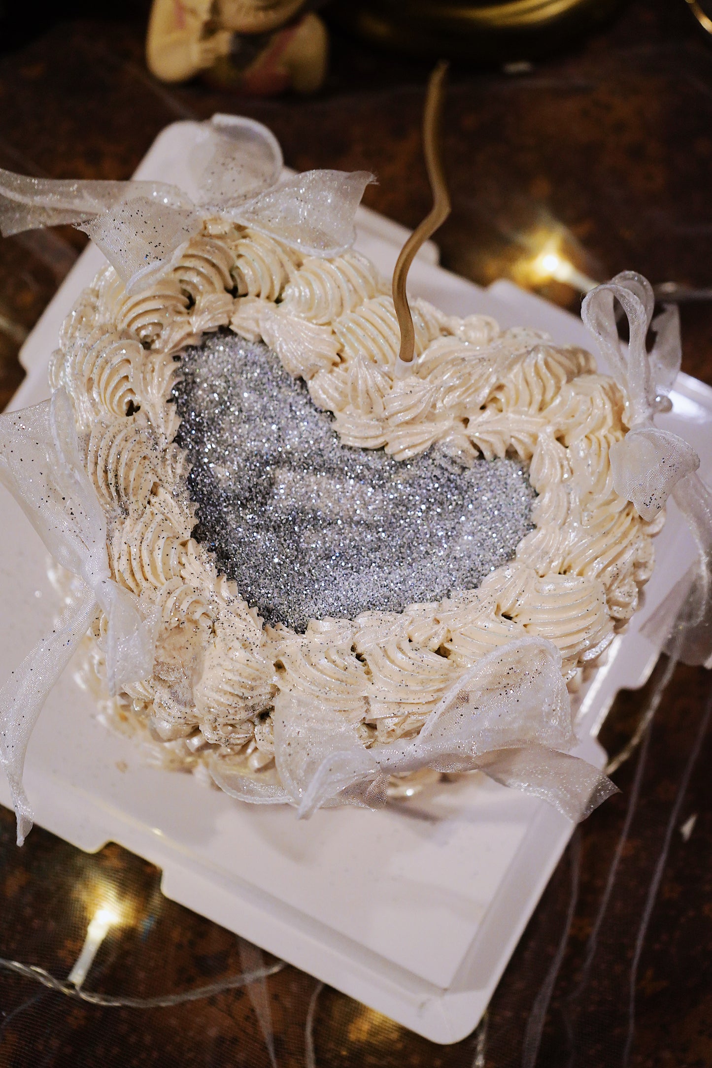 Silver Glitter Viral Blow Heart Cake