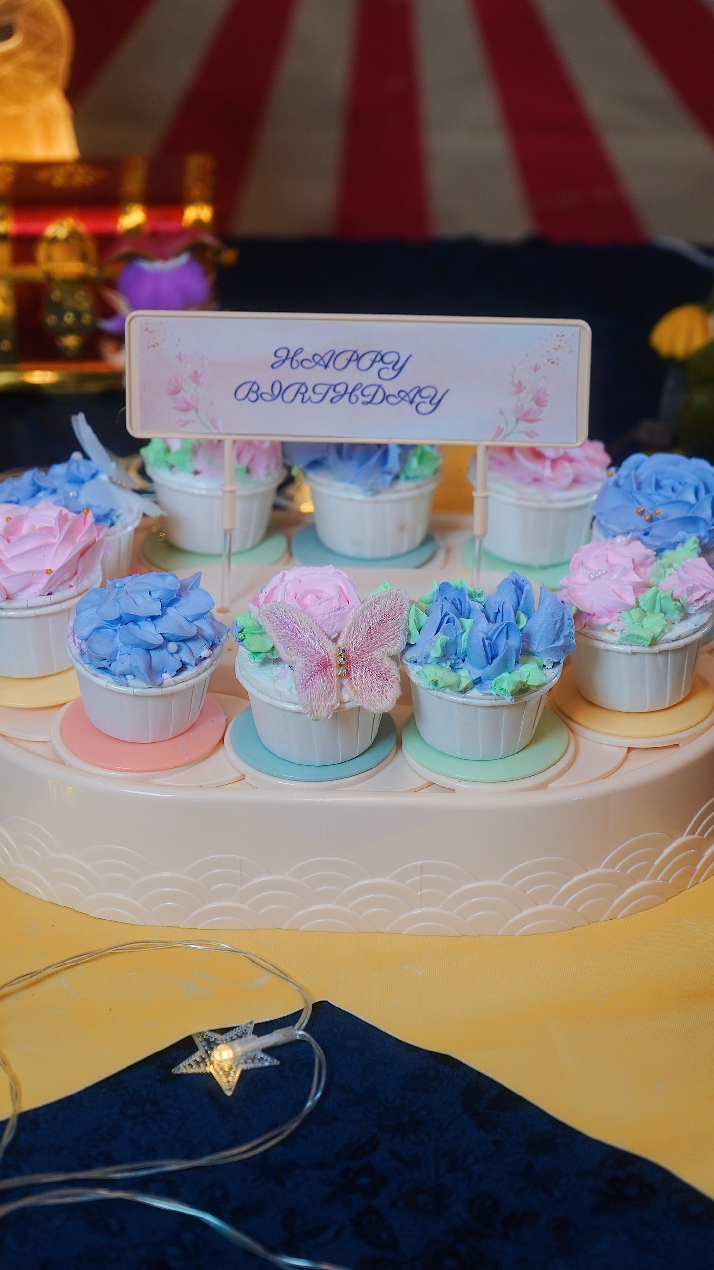 Cream Floral Rotating Mini Cakes