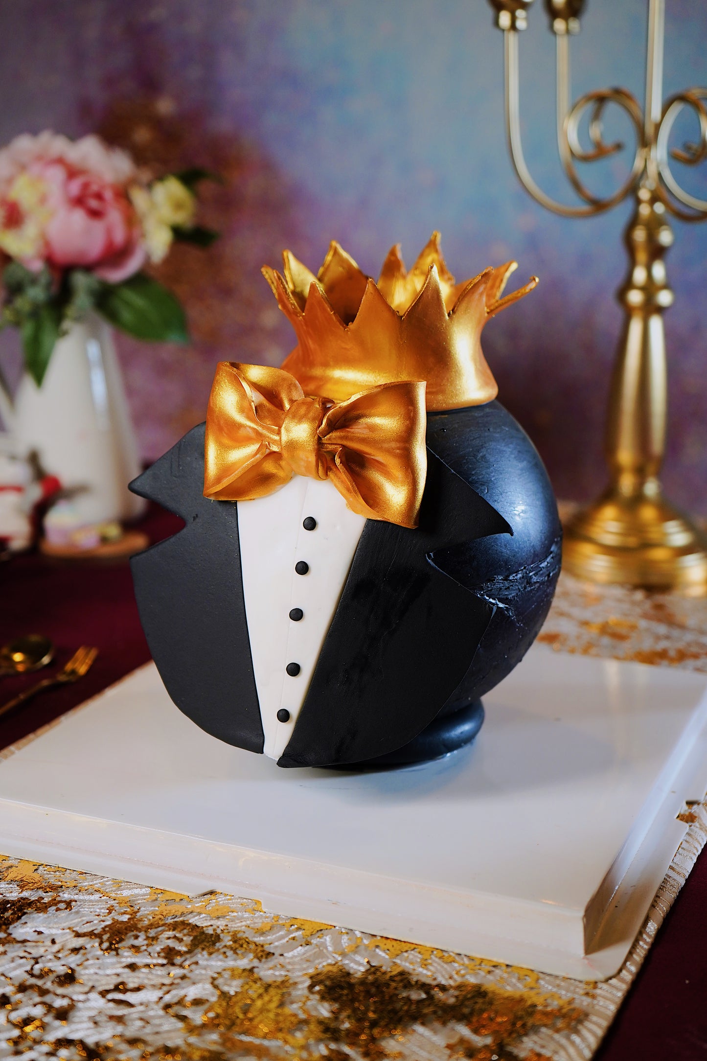 Tuxedo Suit Gentleman Pinata Cake