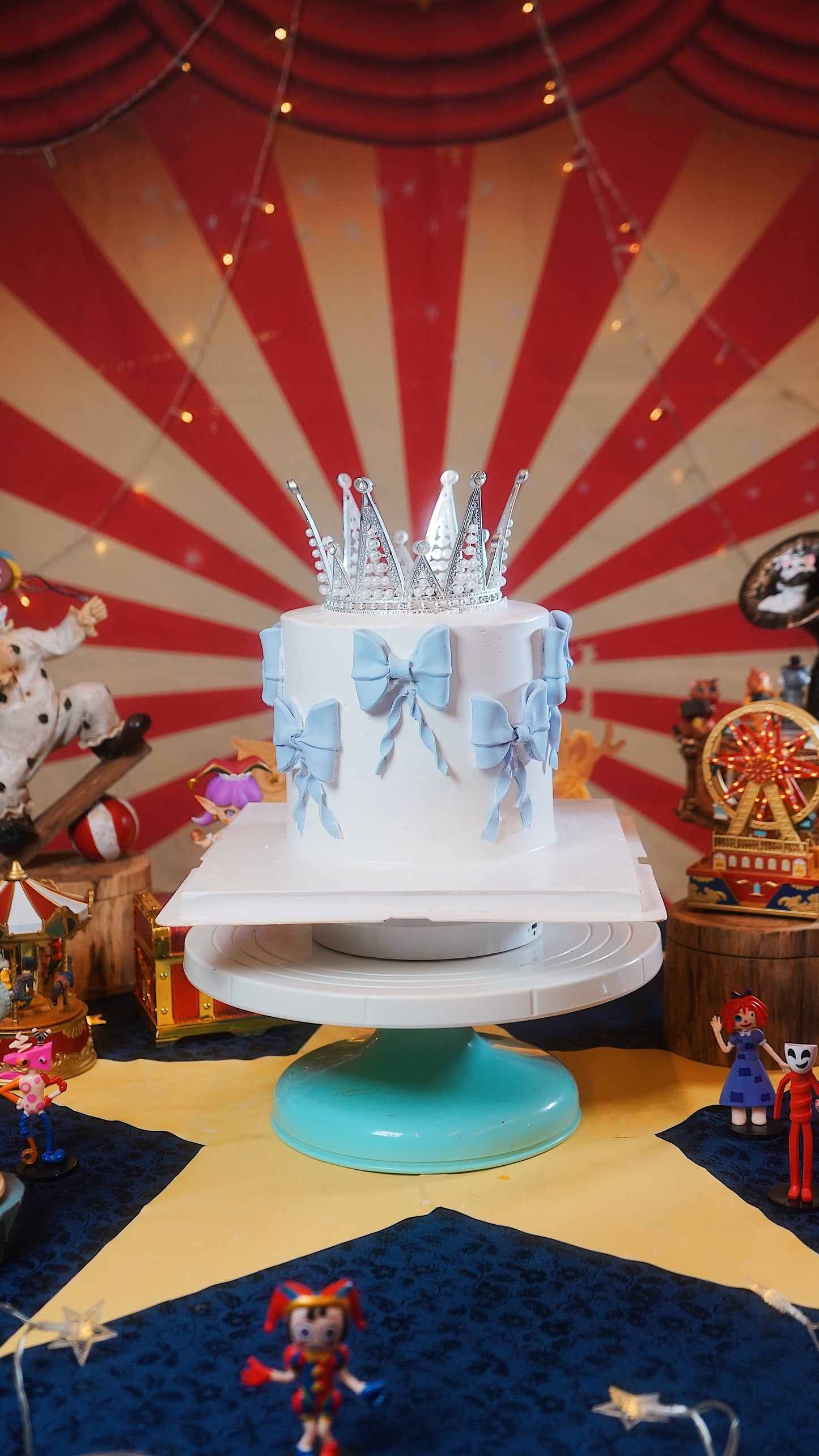 Royal Frost Tiara Cake