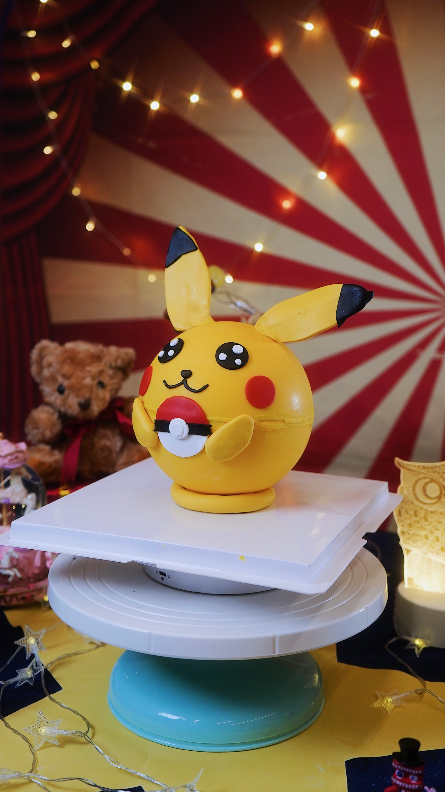 Pikachu Pokemon Ball Pinata Knock Knock Cake