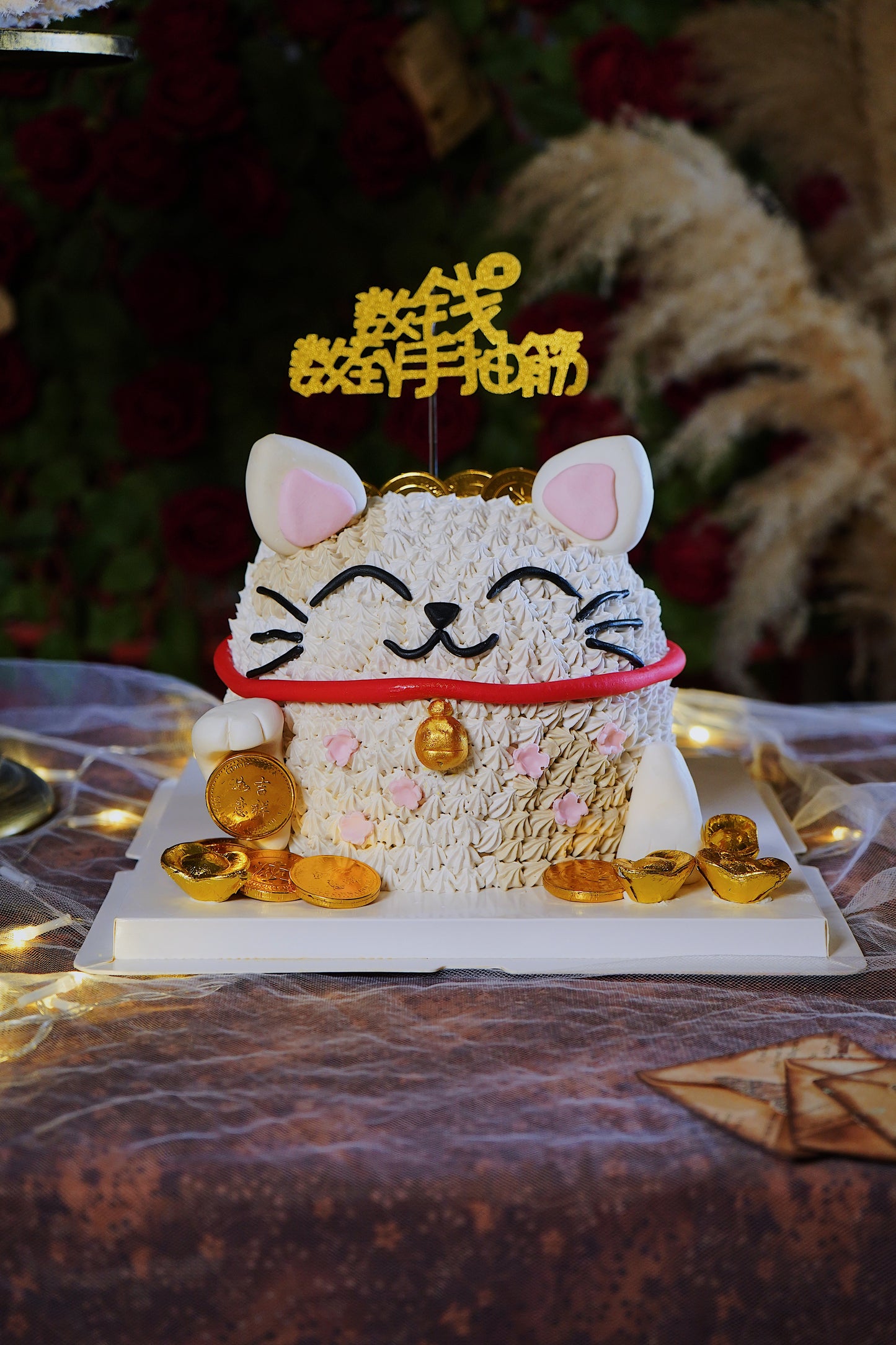 Fortune Cat Money Pulling Cake