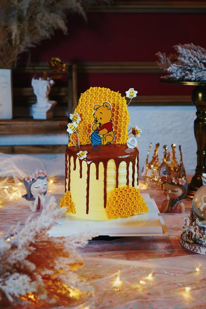 Winnie The Pooh Drip Cake