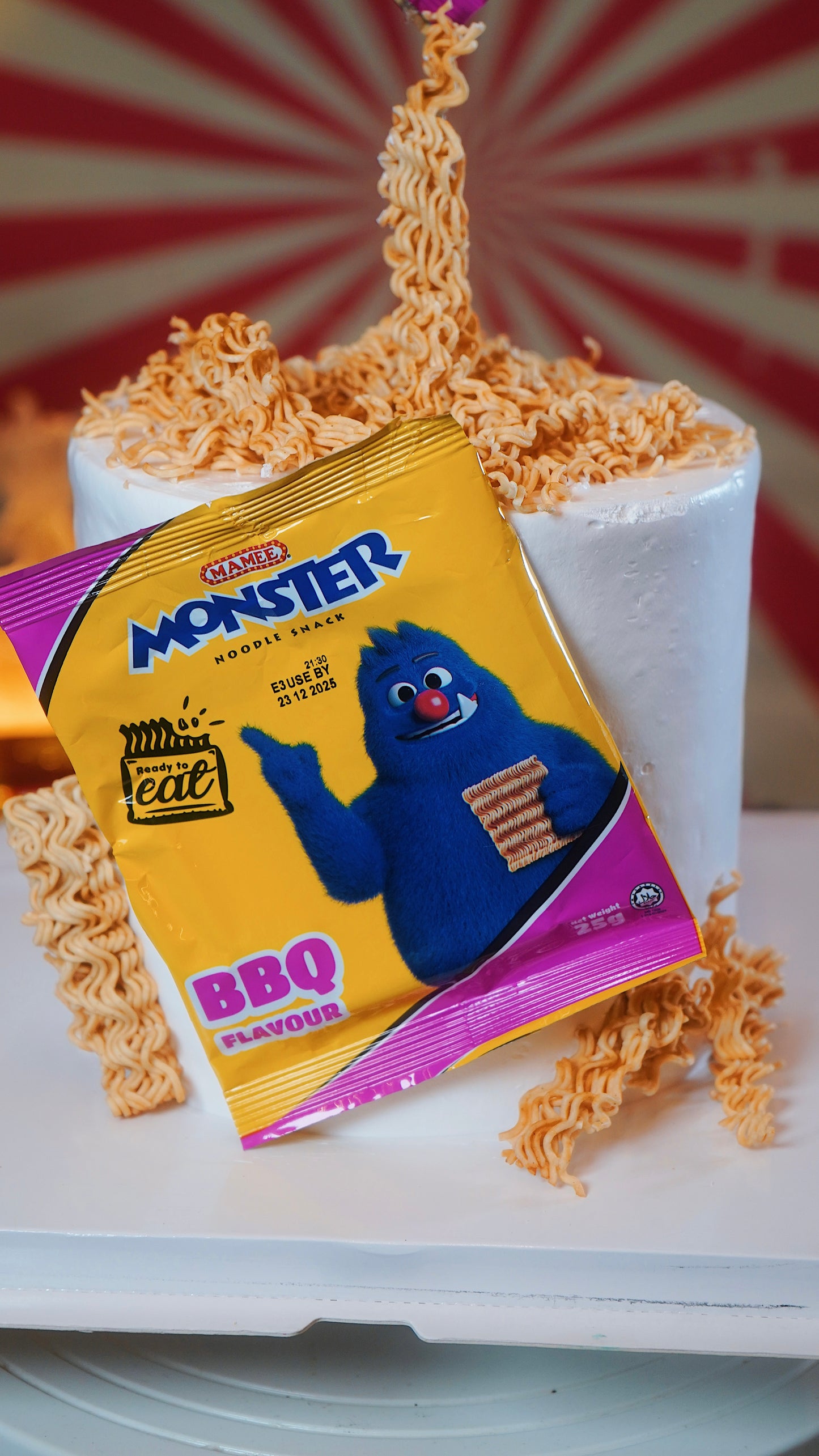 Mamee Monster Flying Gravity Cake