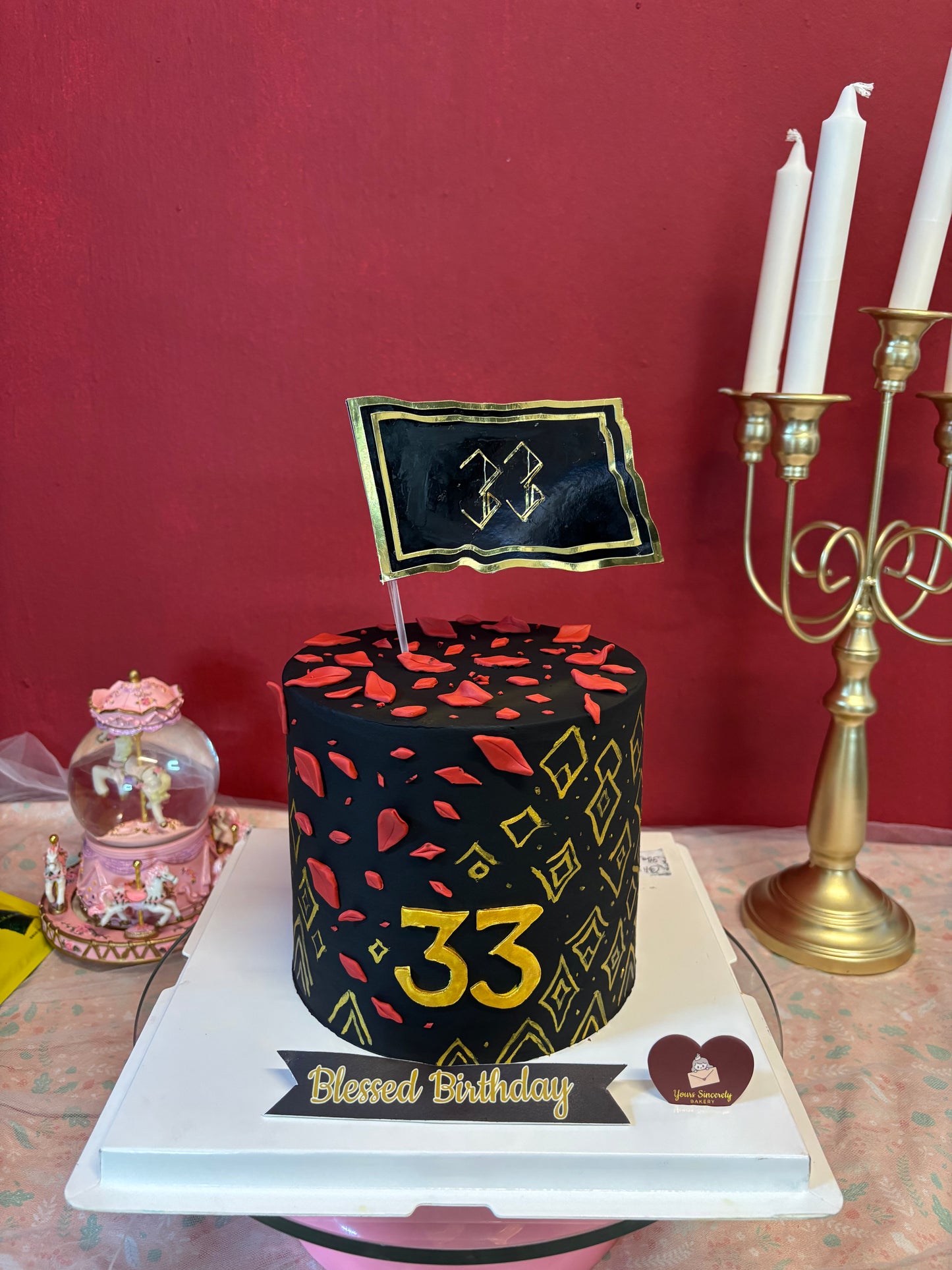 Black & Gold Cake