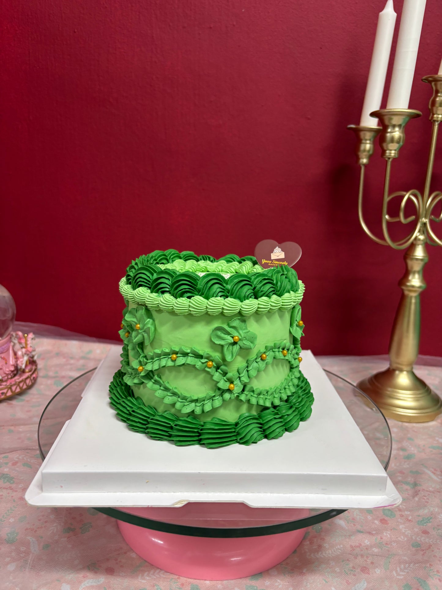 Green Vintage Round Cake