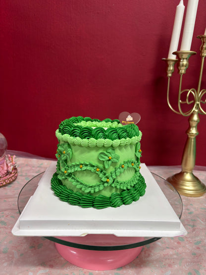 Green Vintage Round Cake